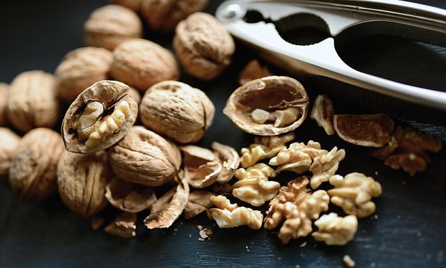 walnuts, nuts, nusschalen, food, shell, yummy, healthy, advent, meal, nutcracker, health, natural product, nourishment, brain, bio, brown, brain, brain, brain, brain, brain